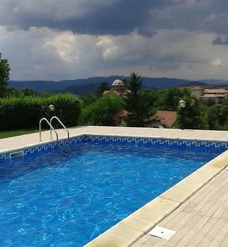 게스트하우스 Vila Nikolina *