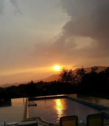 Vila Nikolina 게스트하우스 *